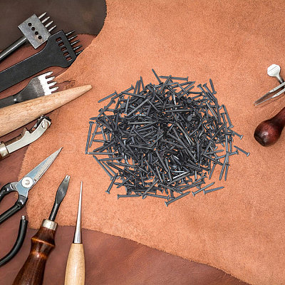 1Set Iron Pyramid Spikes FIND-CA0009-61-1