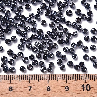 8/0 Glass Seed Beads SEED-US0003-3mm-606-1
